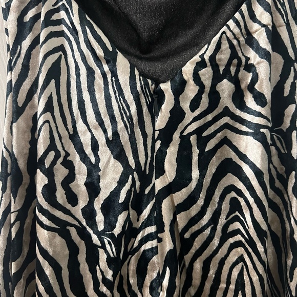 Runway The Label Axel Midi Zebra Dress - Picture 6 of 6